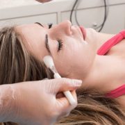 summer facial gesichtsbehandlung and sonnenschutz in einer behandlung kosmetik studio basel