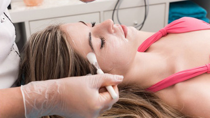 summer facial gesichtsbehandlung and sonnenschutz in einer behandlung kosmetik studio basel
